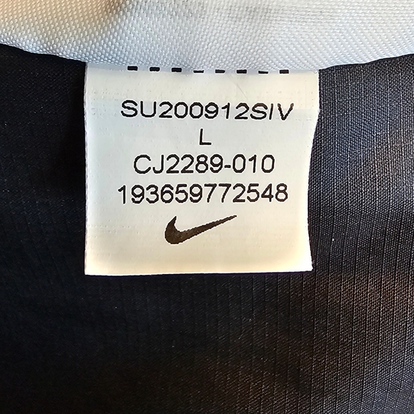 Nike Sportswear Icon Clash Packable Lightweight Jacket women's L. EUC - Picture 8 of 15